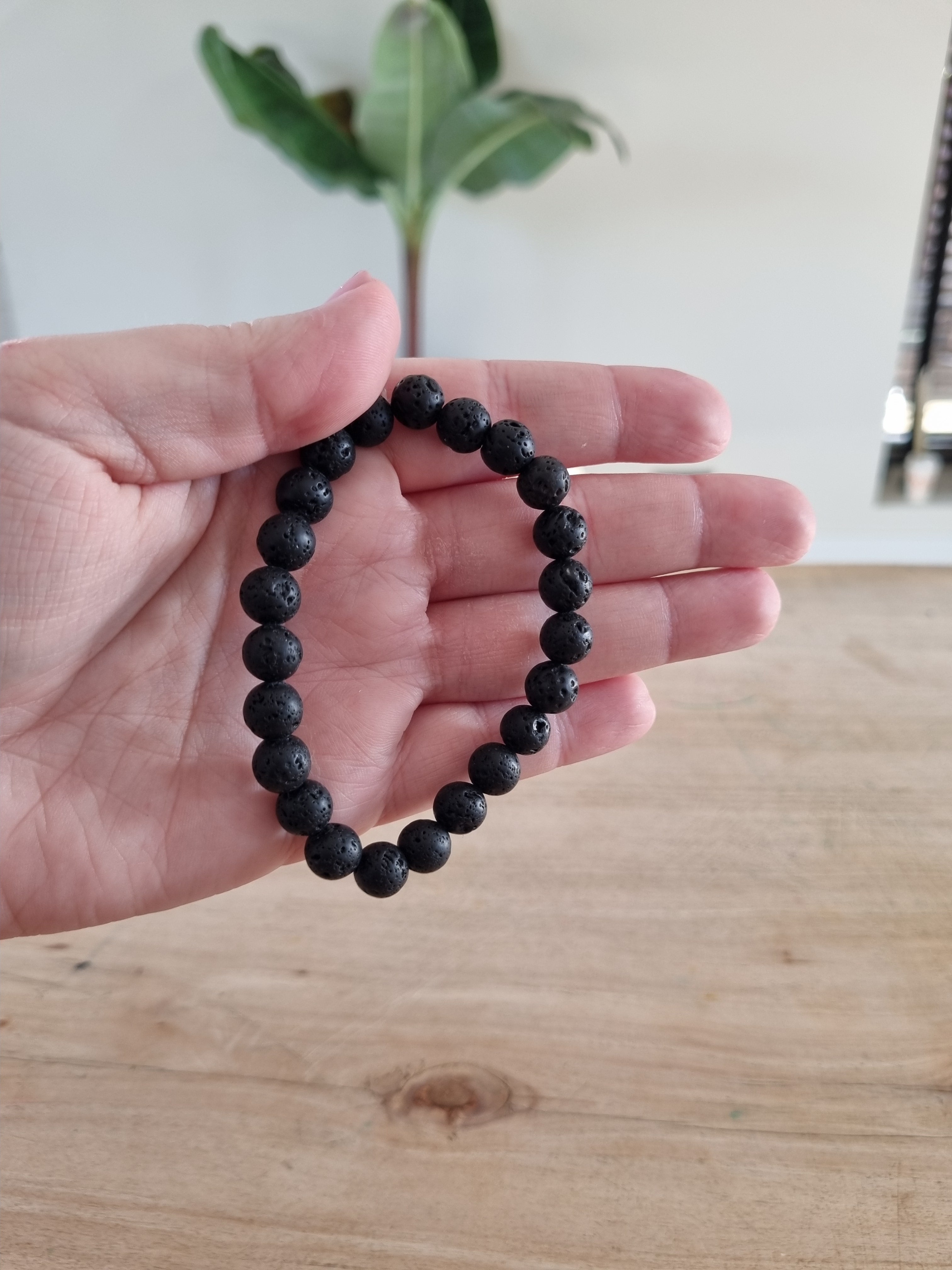 Lava  Armband met stenen van 8mm